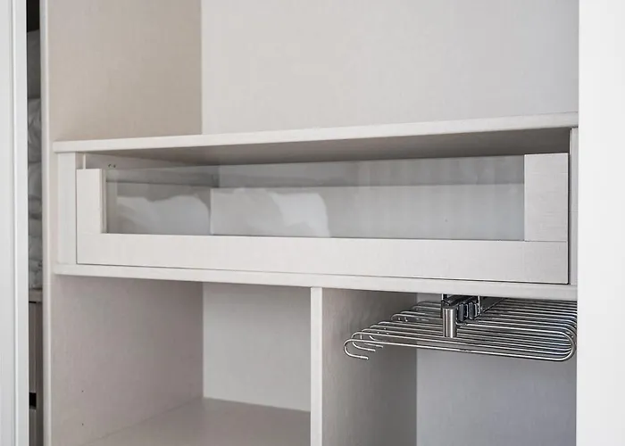 Guestready - Center With Balcony Lägenhet