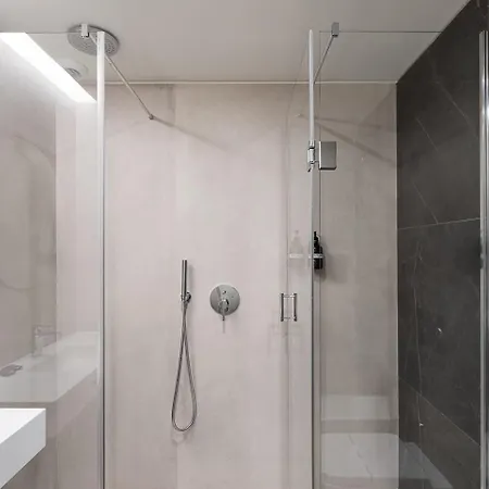 Guestready - Center With Balcony דירה